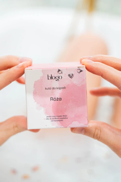 Kula do kąpieli Róża - kartonik w wannie | Błogo