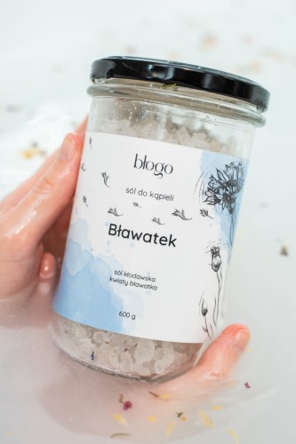 Sól do kąpieli Bławatek w wannie | Błogo